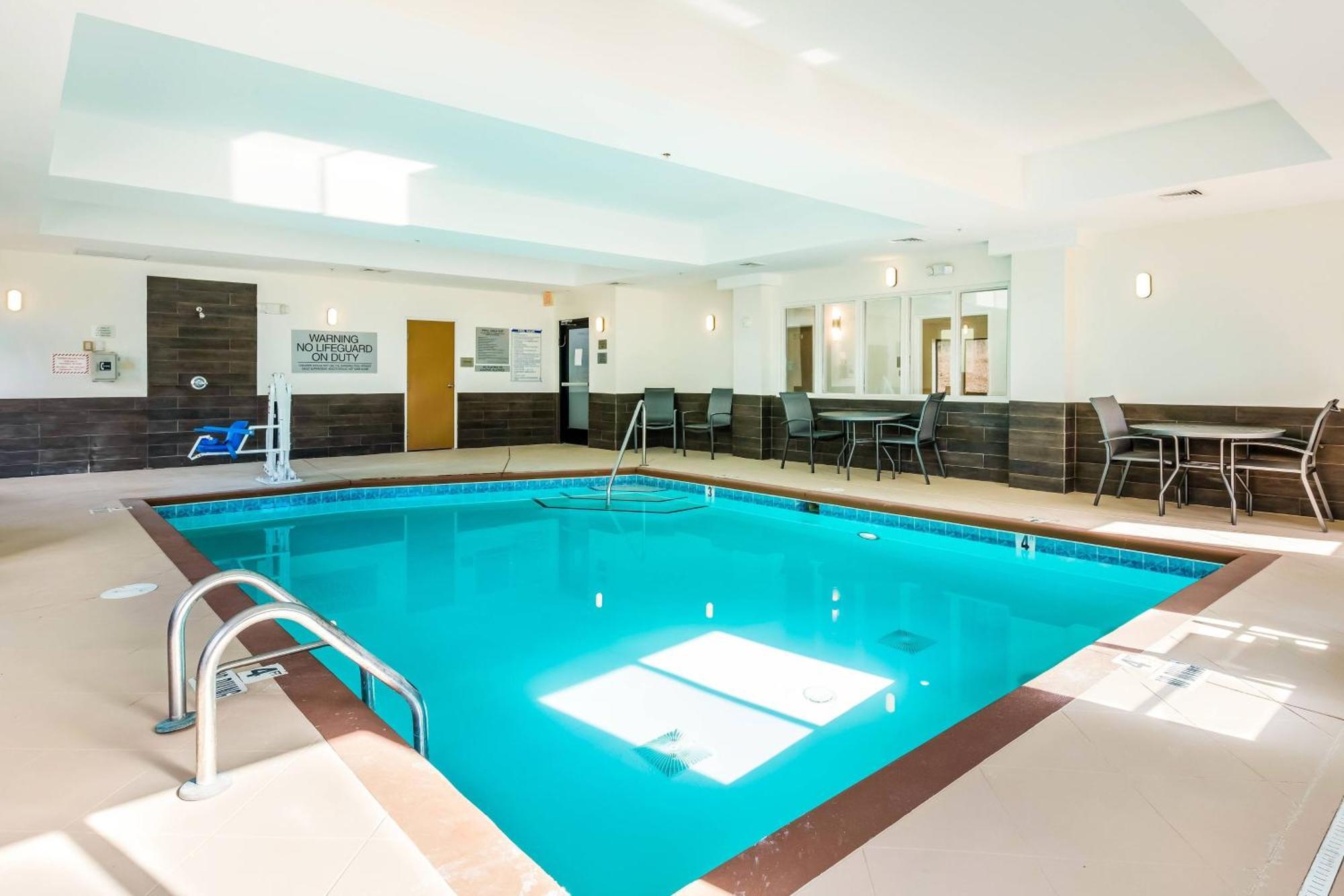 Fairfield By Marriott Inn & Suites Greensboro Coliseum Area Екстериор снимка