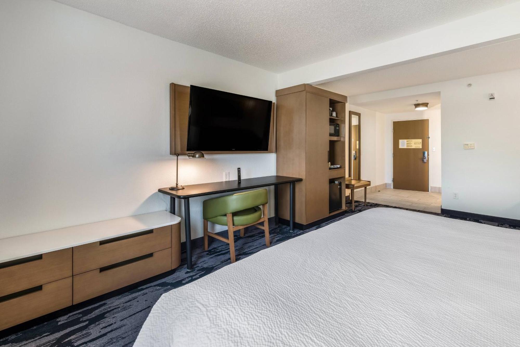 Fairfield By Marriott Inn & Suites Greensboro Coliseum Area Екстериор снимка